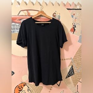 Crew neck, black Scotch & Soda t-shirt in great condition.